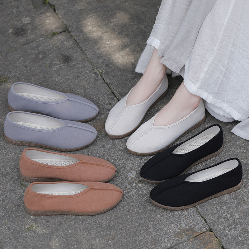 Moteriški retro audinių bateliai, viršutinė dalis iš medvilnės, apvali nosis, žemas viršus, klijuotas kulnas 3–5 cm