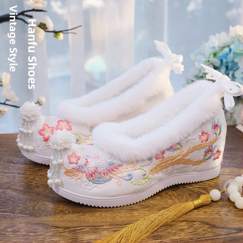 Moteriški audiniai bateliai Hanfu įkvėpti moterims su siuvine mazgu ir gyvūnų motyvu, pūkuota vidinė dalis, viršus - medvilnė, guminis padas, klinas 6–8 cm