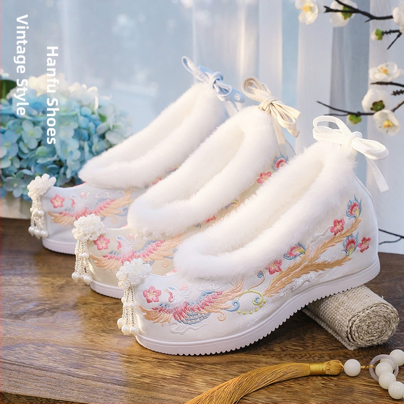 Moteriški audiniai bateliai Hanfu įkvėpti moterims su siuvine mazgu ir gyvūnų motyvu, pūkuota vidinė dalis, viršus - medvilnė, guminis padas, klinas 6–8 cm