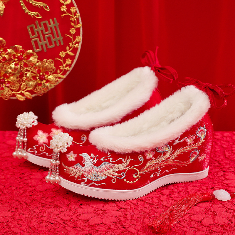 Moteriški audiniai bateliai Hanfu įkvėpti moterims su siuvine mazgu ir gyvūnų motyvu, pūkuota vidinė dalis, viršus - medvilnė, guminis padas, klinas 6–8 cm