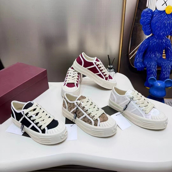 Sieviešu auduma sporta apavi ar reljēta apdruku, zems profils, šņorēšana, bieza zole