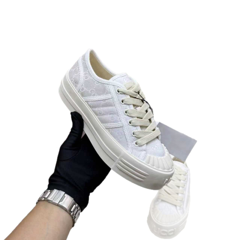 Sieviešu auduma sporta apavi ar reljēta apdruku, zems profils, šņorēšana, bieza zole