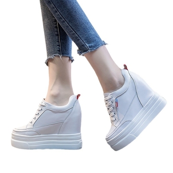 Дамски обувки на платформа от естествена кожа, вътрешна височина 11 см, закрълен нос, връзки, подплата от микрофибър