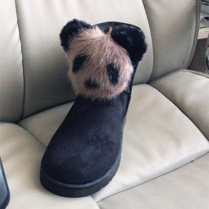 Дамски снежни ботуши – къси, подплатени с изкуствен пух; горна част: матова кожа; вътрешна подплата: изкуствен пух; нисък глезен; гумена подметка; кръгъл нос