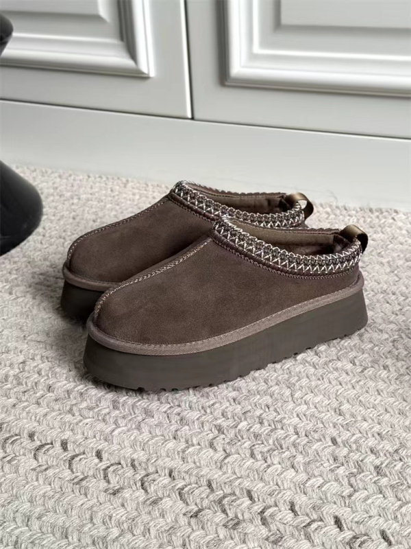Korejski stil casual gležnjače s visokim gornjim dijelom od kravljeg velura, gumena potplata, debela potplata, unutarnja umjetna krzna, zimi