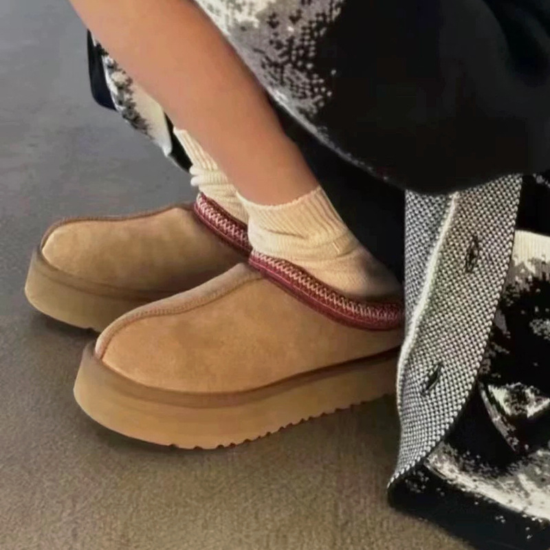 Korejski stil casual gležnjače s visokim gornjim dijelom od kravljeg velura, gumena potplata, debela potplata, unutarnja umjetna krzna, zimi