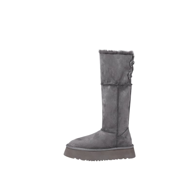 Дамски снегоботи с висок вал, горният материал: кравешки велур (набук), вътрешност от изкуствен косъм, подметка гума, височина на тока 3–5 cm