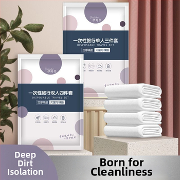 Keturių dalių kelioninis patalynės komplektas iš nepluoštinio audinio: antklodės uždangalas, vienkartinis paklodos lakštas ir pagalvių užvalkalai