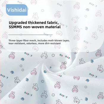 Keturių dalių kelioninis patalynės komplektas iš nepluoštinio audinio: antklodės uždangalas, vienkartinis paklodos lakštas ir pagalvių užvalkalai