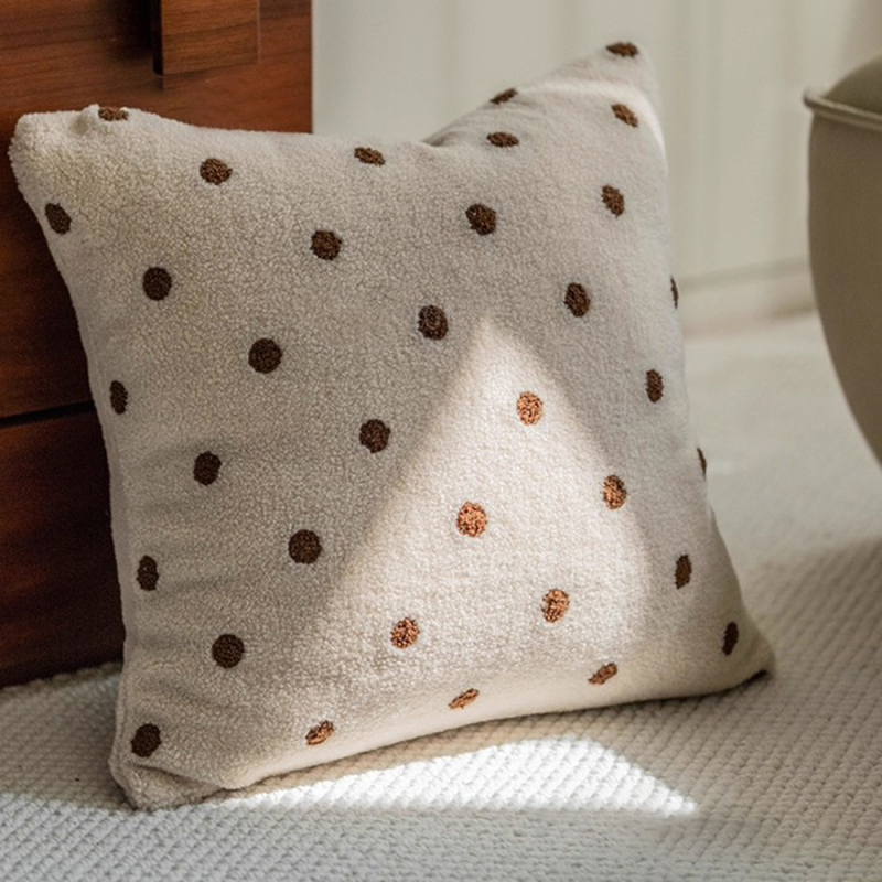 Puhas plüss párnahuzat, hímzett geometriai minta, modern minimalist stílus, testreszabható