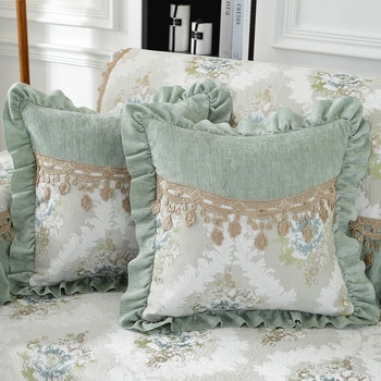 Párnahuzat plüss anyagból, hímzett virágos mintával, poliészter töltettel
