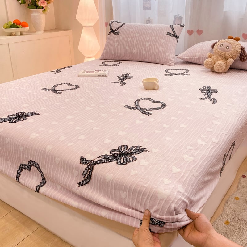Guma prilagođavajuća plahta od mliječne baršuna za zimu, Hepburn stil, šivani cvjetni motiv u obliku srca, gusta tkanina, za krevet 0,9 m, trodjelni set