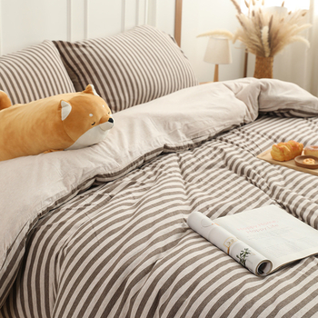 Kootud puuvillane teki kate geomeetrilise mustriga, twill-kangas, lõngaga värvitud, kaasaegne minimalistlik stiil