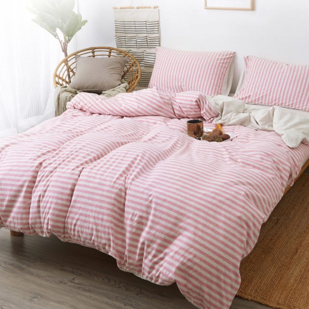 Kootud puuvillane teki kate geomeetrilise mustriga, twill-kangas, lõngaga värvitud, kaasaegne minimalistlik stiil