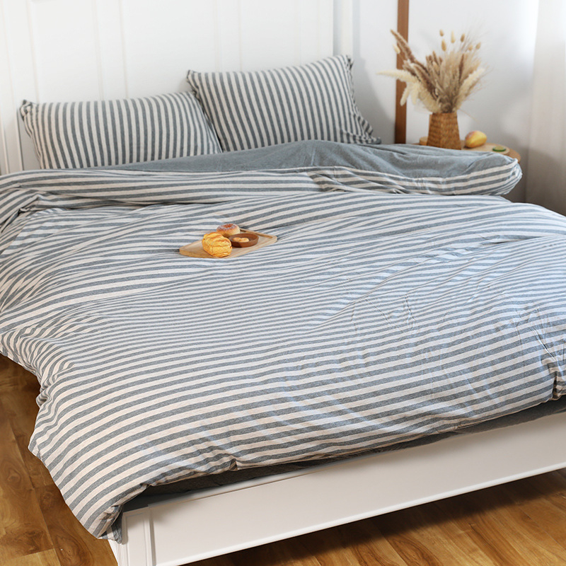 Kootud puuvillane teki kate geomeetrilise mustriga, twill-kangas, lõngaga värvitud, kaasaegne minimalistlik stiil