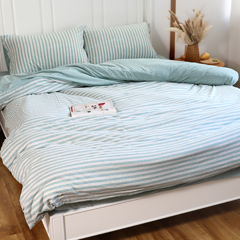 Kootud puuvillane teki kate geomeetrilise mustriga, twill-kangas, lõngaga värvitud, kaasaegne minimalistlik stiil