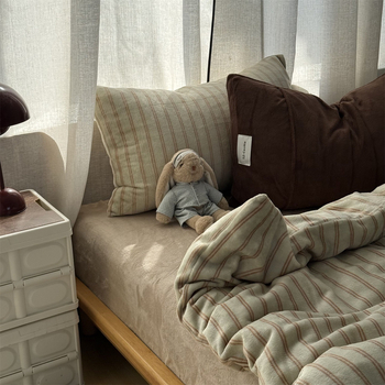 Četverodijelni komplet posteljine od mliječnog velūra s prugama, za zimu, mekan i topao