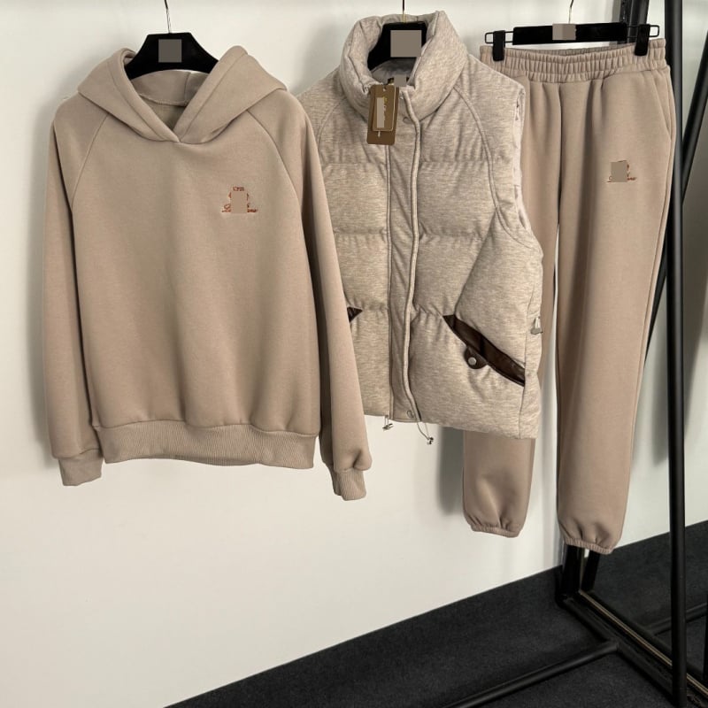 Zimski trodijelni set s geometrijskim uzorkom: kožno-pamušna vesta, kapuljača fleece i fleece hlače joggerice