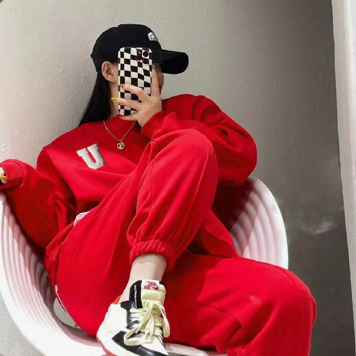 Dvokomponentni ležerni sportski set za žene: hoodie i hlače, proljeće 2024, širok kroj, tkanina imitacije pamuka 200 g sa spandexom