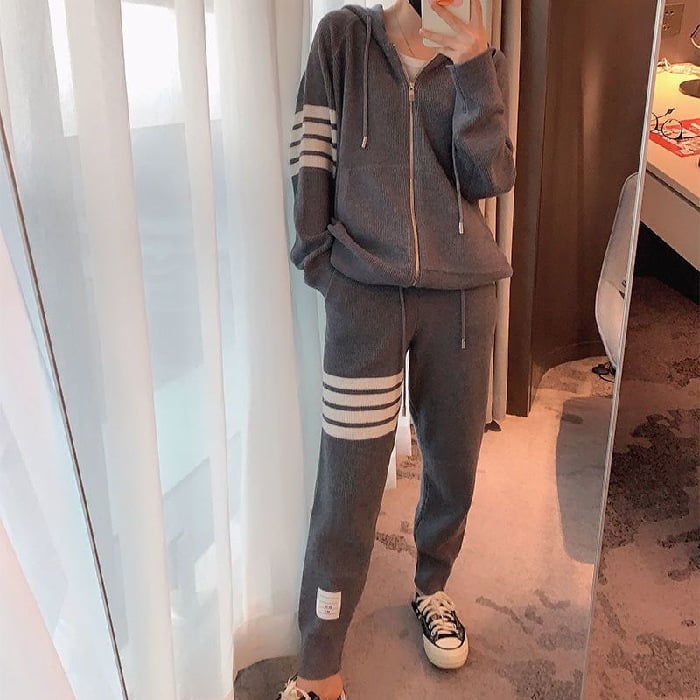 Női két darabos casual sport szett kardigán felsővel és nadrággal, négy csíkos mintázat, poliészter, őszi szezon 2025