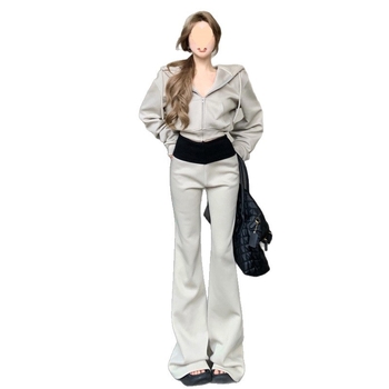 Damski dvodijelni casual set: hoodie s kapuljom i hlače s mikro-flare, akrilni materijal 30–50% elastan, dugi rukavi, duljina hlača 9/10, jesen 2025