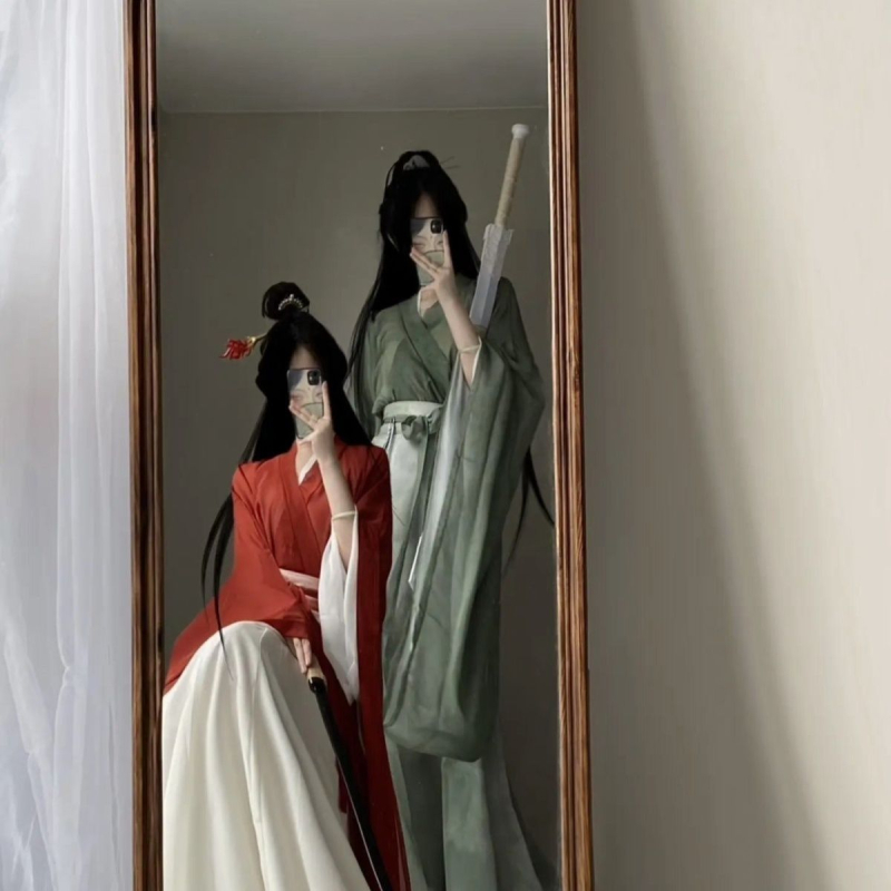 Hanfu Ruqun komplekts, Han dinastijas stilā, piedurknes ar bultiņu formu, burtiem/skaitļiem/tekstu raksts, TR audums (70-80% poliestera)