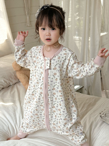 Babák és gyerekek alvózsákja, külső anyag pamut ≥95%, bélés pamut ≥95%, antibakteriális és nedvességelvezető, rajzfilm minta, téli–tavaszi–ősszi szezonokra, cipzár gyanta kivitelben