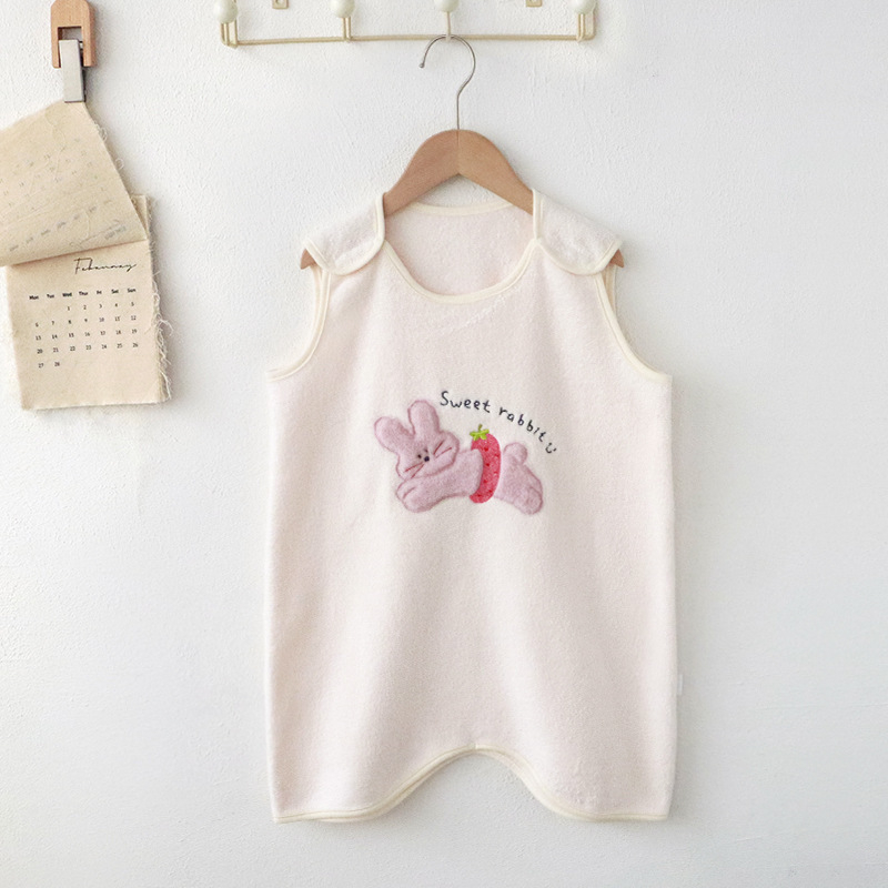 Ujj nélküli hálózsák babáknak, mellény-stílus, vastag poliészter anyag és poliészter bélés, téli–ősz használatra