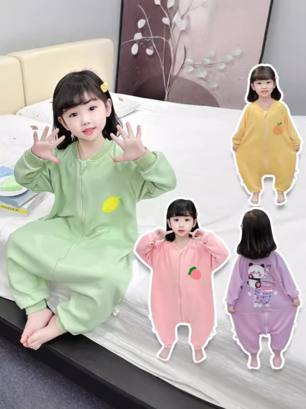 Baba alvózsák három évszakos, hőre érzékeny bársonyból, hosszú ujjú, nedvességelvezető bélés, mesefigurás mintával, 0–6 éveseknek