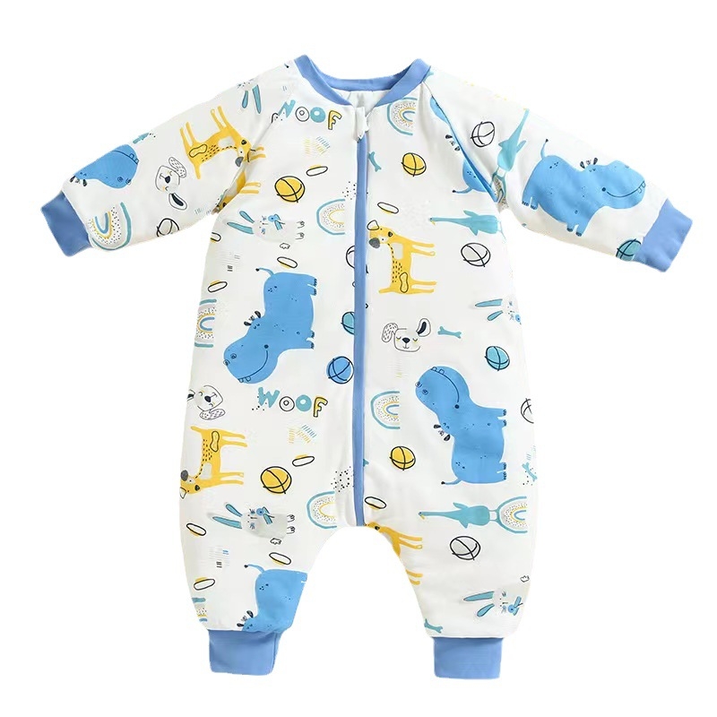 Gyerekeknek szóló alvózsák osztott lábakkal, vastag téli töltettel, selyemrost töltelékkel, külső és bélés 95% feletti pamutból, levehető ujjaival.