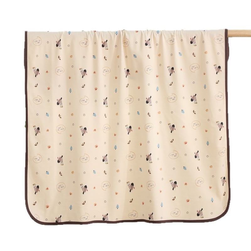Újszülött ölelős takaró — pamut-vatta anyag, állat- és mesefigurás minta, négy évszakos használat, 1–3 éveseknek (80–100 cm)