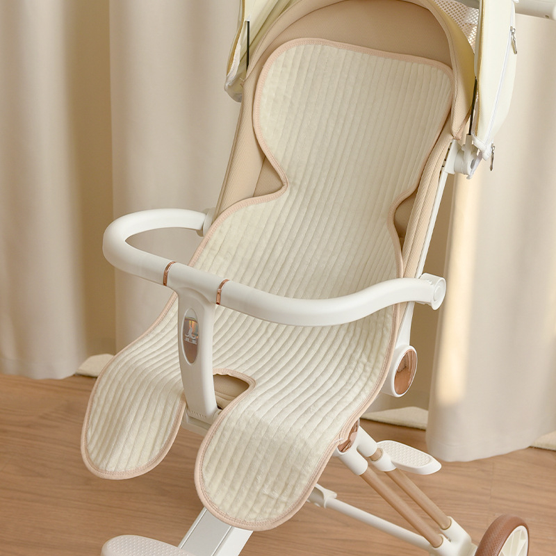 Mat za kolica za bebe – jesen/zima debeli jastuk; gornji sloj beba velur (100% poliester), srednji sloj svila floss (100% poliester), donji sloj 100% pamuk; pogodno za djecu 0-1 godina