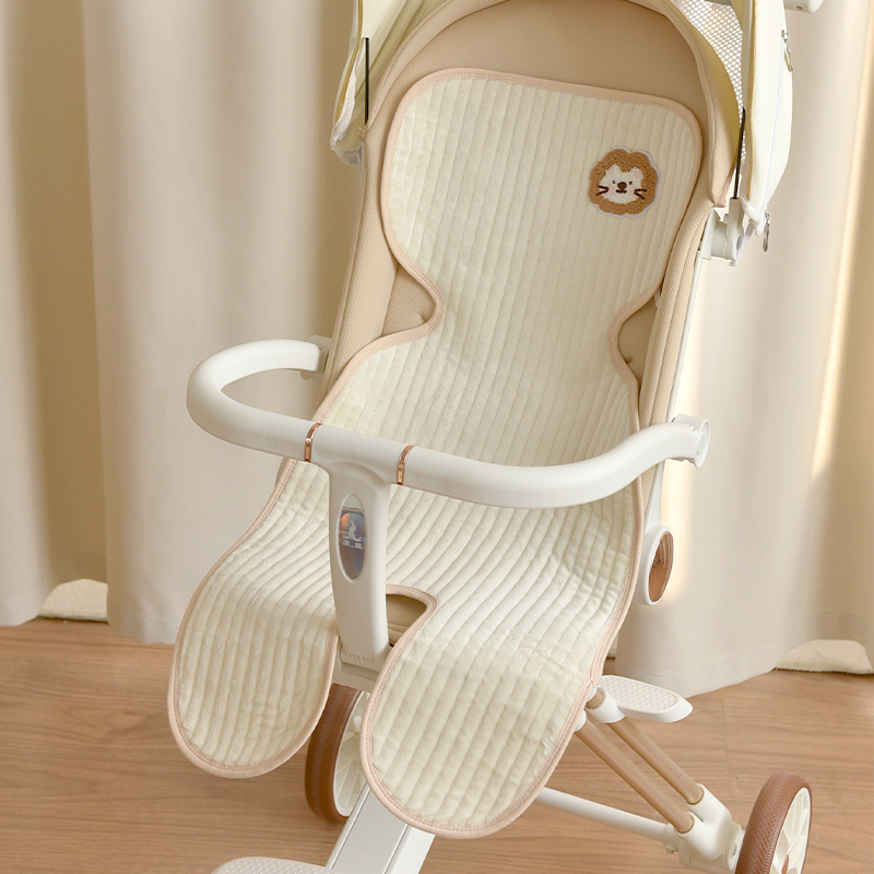 Mat za kolica za bebe – jesen/zima debeli jastuk; gornji sloj beba velur (100% poliester), srednji sloj svila floss (100% poliester), donji sloj 100% pamuk; pogodno za djecu 0-1 godina