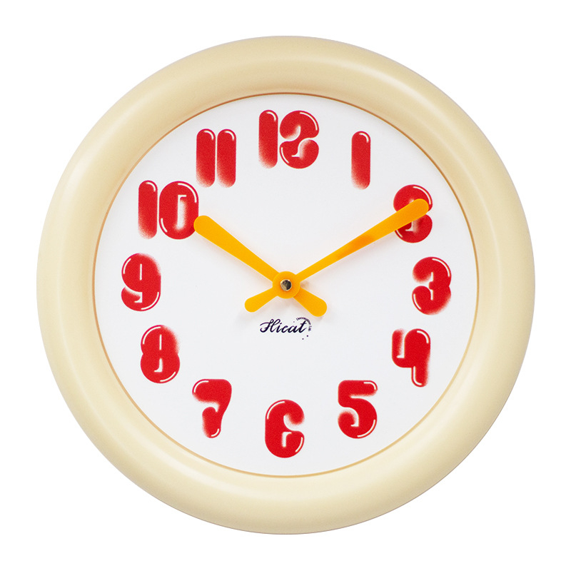 Zidni sat, okruglo plastično kućište, kvarcni mehanizam, napajanje baterijom, analogni prikaz s brojevima