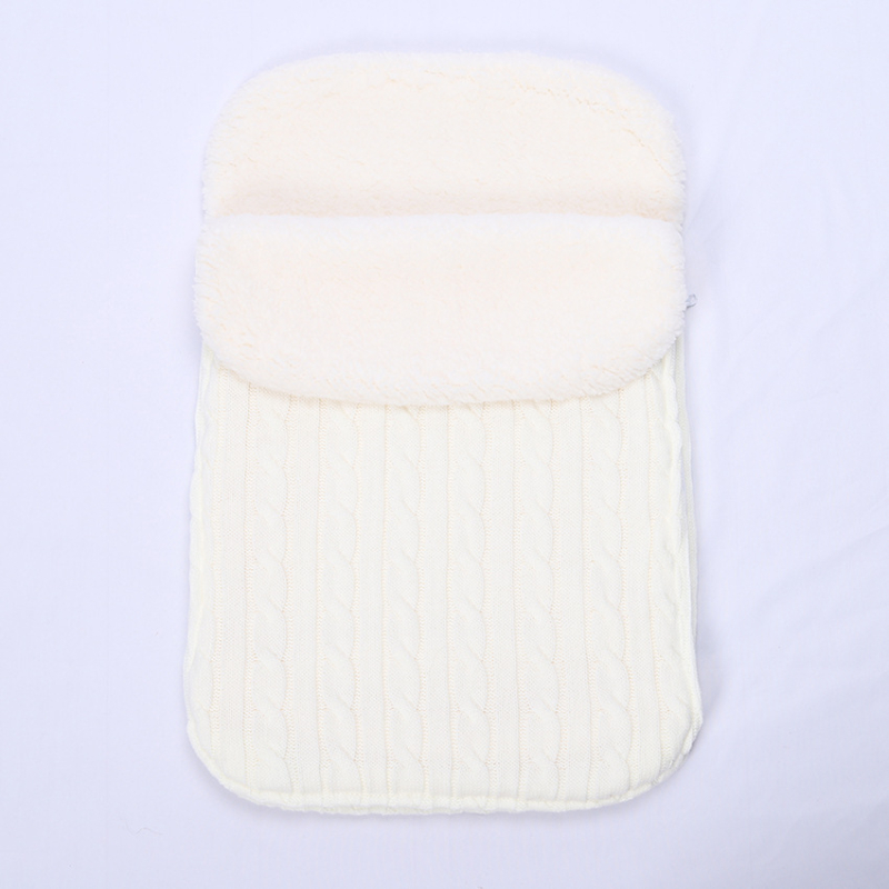 Beebide magamiskott, kootud akrülist väliskih, puuvillane täidis, tõmblukuk, jalgade löögikindel disain