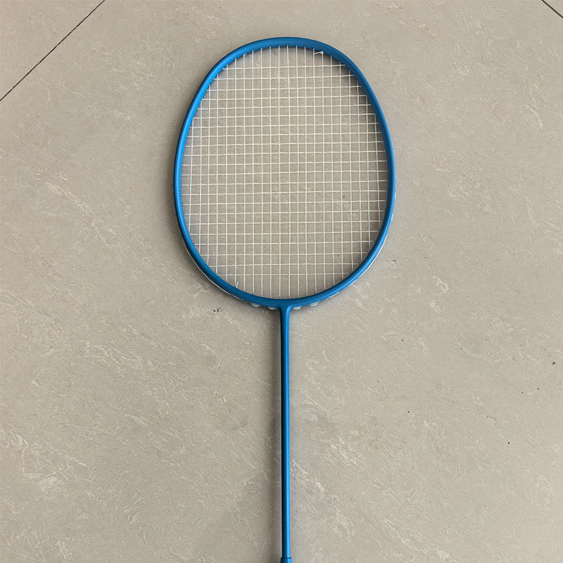 Raketa za badminton s potpuno karbonskim okvirom, težina 75–79 g, direktni udar, drška G-5