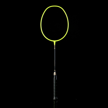 Dalton badmintonütő — karbon rost keret, nanofibra damil, 675 mm ±2 hossz, 80–84 g, egyenes nyél