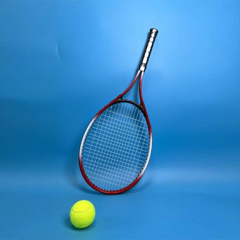 Tenis raketa za početnike, okvir od karbonsko-aluminijske legure, težina 95–100 g, direktan udarac, srednja tvrdoća