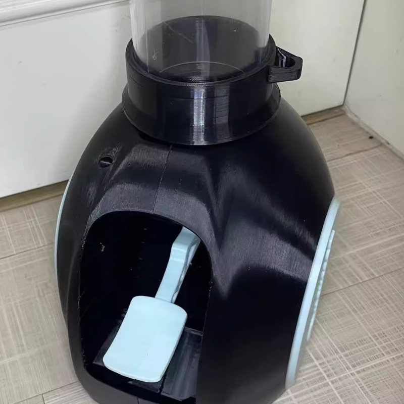 Nešiojama sulankstoma teniso kamuolių servavimo mašina treniruotėms su savitarnos funkcija