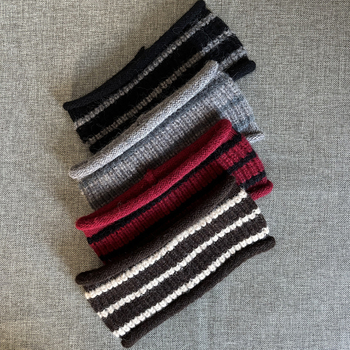 Sporta galvas lente – svītrainā vilna, sviedru uzsūcoša, universāla, piemērota tenisam, basketbolam un badmintonam, korejiešu stila skrējiens