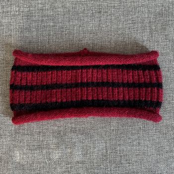 Sporta galvas lente – svītrainā vilna, sviedru uzsūcoša, universāla, piemērota tenisam, basketbolam un badmintonam, korejiešu stila skrējiens