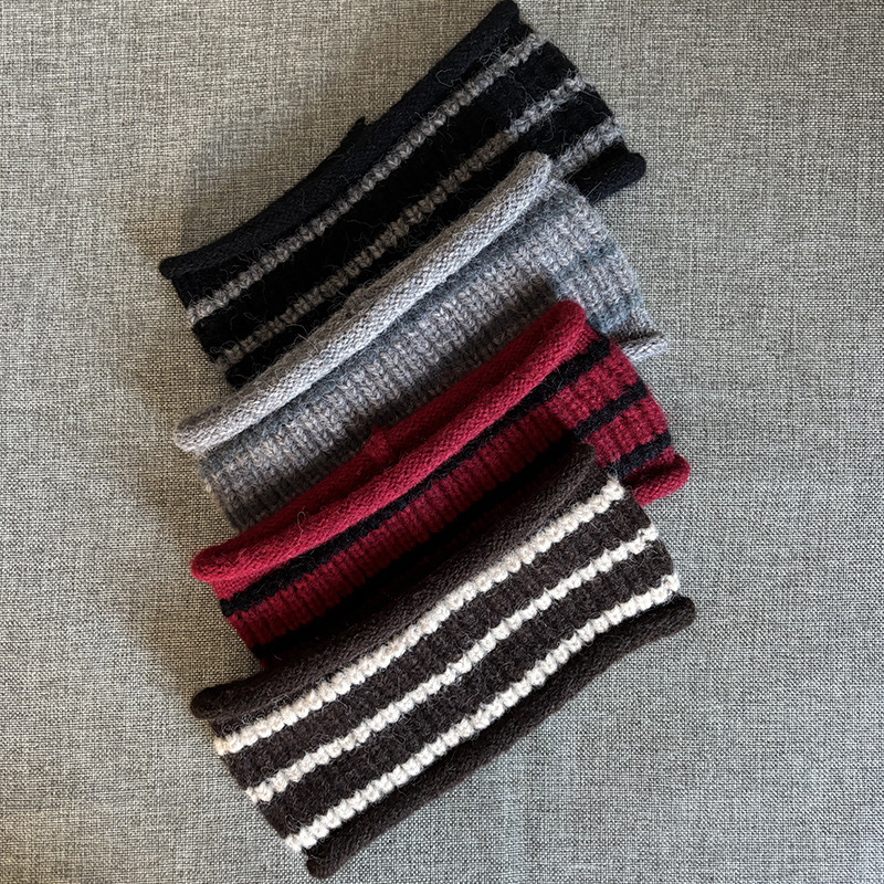 Sporta galvas lente – svītrainā vilna, sviedru uzsūcoša, universāla, piemērota tenisam, basketbolam un badmintonam, korejiešu stila skrējiens