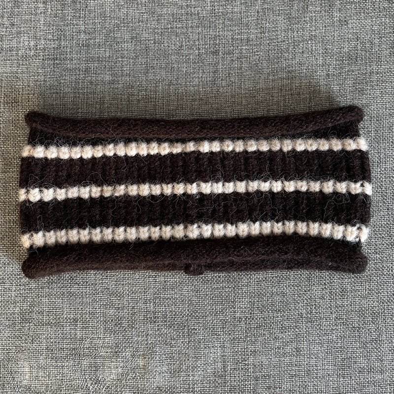 Sporta galvas lente – svītrainā vilna, sviedru uzsūcoša, universāla, piemērota tenisam, basketbolam un badmintonam, korejiešu stila skrējiens