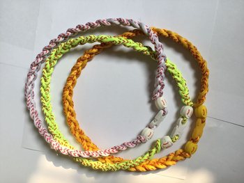 Колие с три преплетени нишки – унисекс, У-образно, персонализируемо, произход: Шънжен, лято 2022