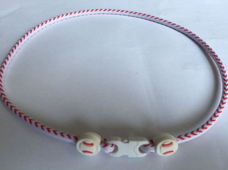 Колие с три преплетени нишки – унисекс, У-образно, персонализируемо, произход: Шънжен, лято 2022