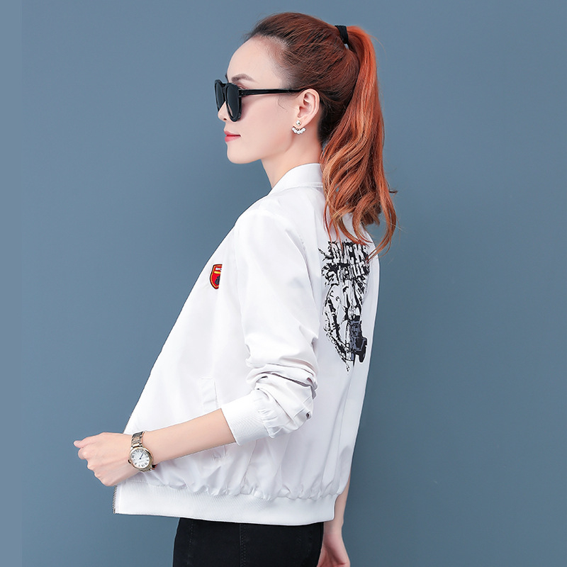 Sieviešu reversā baseball jaka ar garām piedurknēm, stāvošā apkakle, kamuflāžas raksts, poliesteru audums, šaura piegriezums