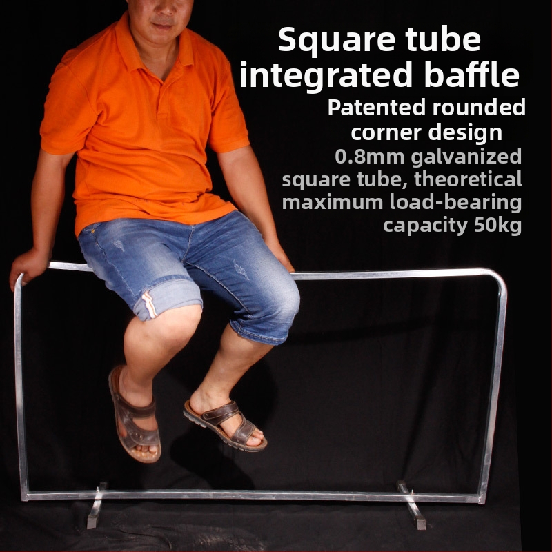 Atdalāma integrēta galda tenisa laukuma barjera ar galvanizētu cauruļu rāmi un Oxford audumu, pielāgota apstrāde, piemērota galda tenisu un citiem bumbu sporta veidiem