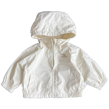 Zēnu kapucēta jaka pavasarim un rudenim, 2025. gada modelis, 100% poliesters, ūdensizturība 8000 mm, elpojamība 10001–15000 mm, pilnībā teipētas šuves