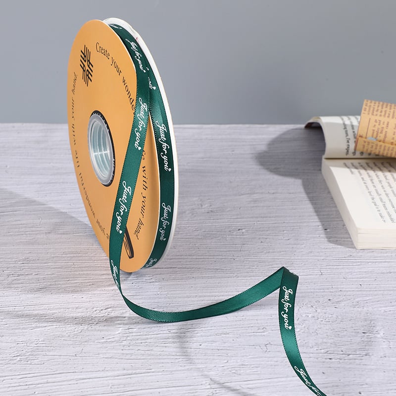 Virágmintás poliészter szalag ajándékokhoz – DIY tortadíszítés, csomagolás (Poliészter; virágmintázat; ajándékcsomagolás; tortadíszítés; DIY)