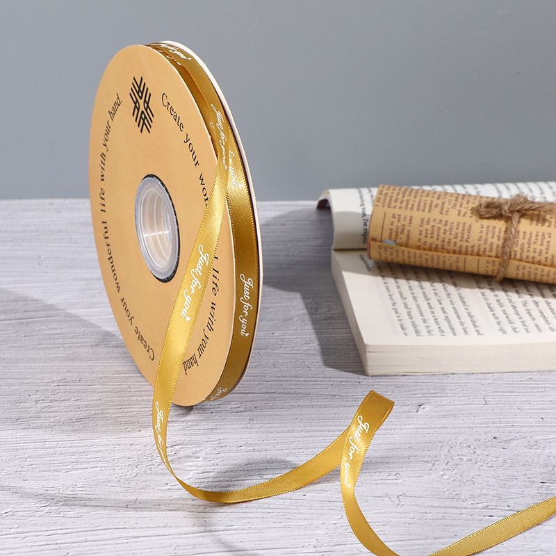 Virágmintás poliészter szalag ajándékokhoz – DIY tortadíszítés, csomagolás (Poliészter; virágmintázat; ajándékcsomagolás; tortadíszítés; DIY)